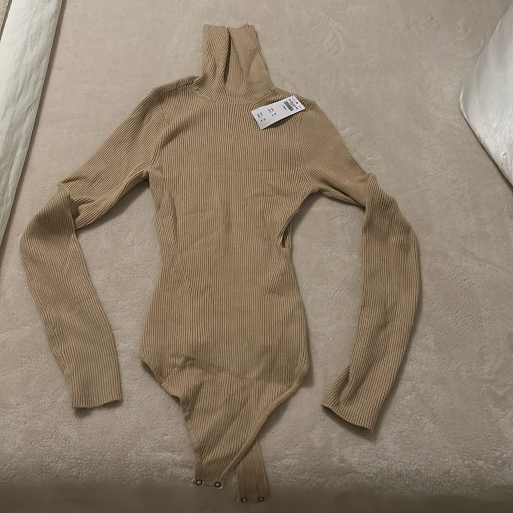 Abercrombie ribbed turtleneck body suit new with tag XS